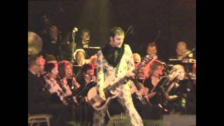 Koninklijke Harmonie van Horst met De Heideroosjes   Iedereen is Gek