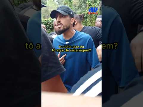 DISCUSSÃO FORTE! BATE-BOCA DE ALEX TELLES COM TORCEDORES DO BOTAFOGO DURANTE PROTESTO!