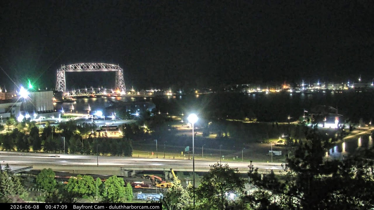 Live webcam view of Aerial Lift Bridge & Duluth Harbor