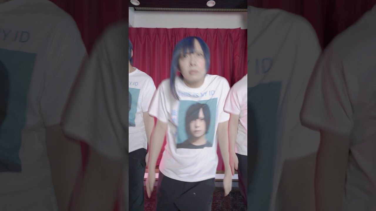 It Looked Like an Effect… Then It Actually Multiplied. #shouldershakingdance