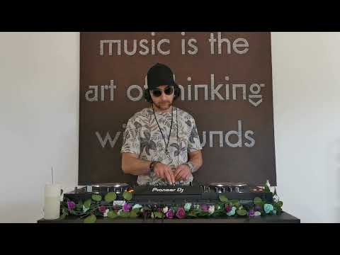 Monochronique - WIDE-EYED Live Sessions Vol.1 (organic house DJ set)