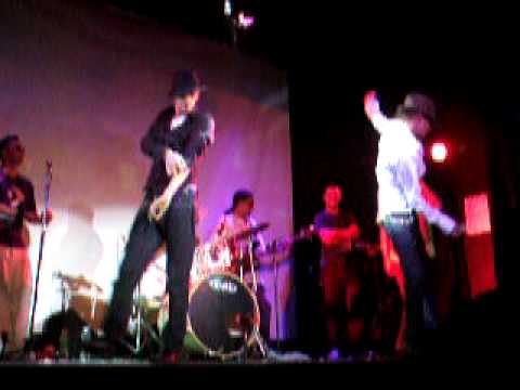 Lombard Twins  Impromptu Performance - Tribute to Michael Jackson - Part 2