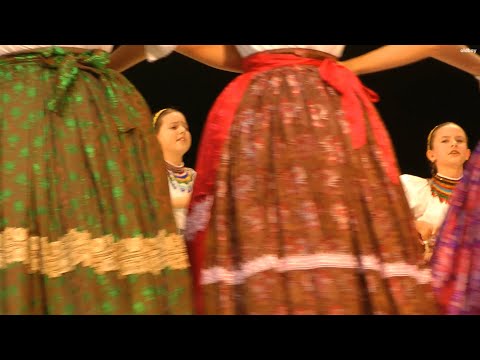 Kispöndöly Táncegyüttes - Sárközben