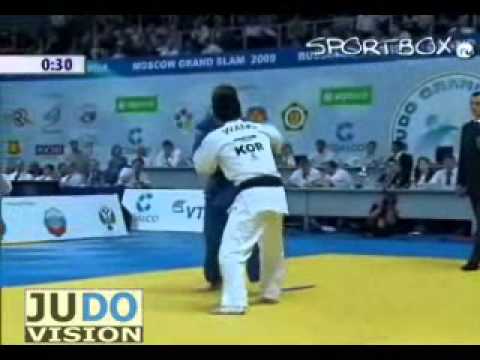 JUDO 2009 Grand Slam Moscow: Ki-Chun Wang 왕기춘 (KOR) - Dirk van Tichelt (BEL)