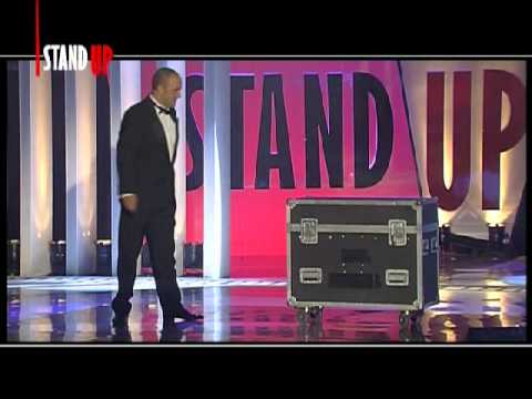 Stefano Vigilante intervista Scamarcio a Stand Up