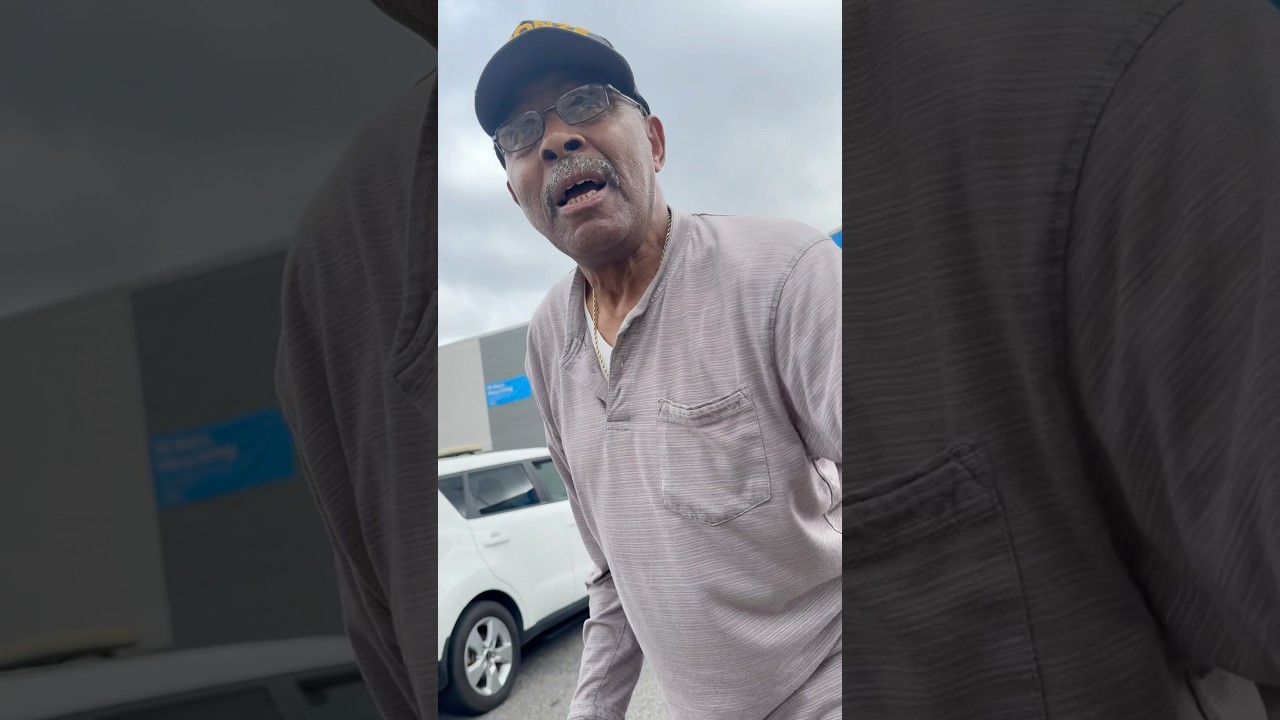 This gotta be the FUNNIEST man on EARTH 😂😂😂😂😂😂😂 #comedy #jamesdabarber #pranks #walmartprank