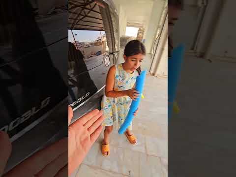 Siyahlı arabanın bagajında mavi deniz makarnası koptu.#shorts