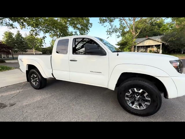 2010 Toyota Tacoma Access Cab - Image 14