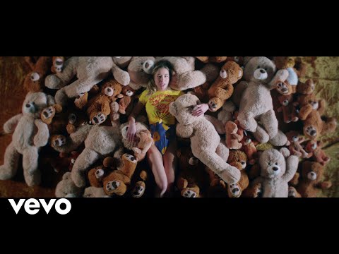 download lagu mp3 mp4 Gonna Dance Gonna Shake, download lagu Gonna Dance Gonna Shake gratis, unduh video klip Gonna Dance Gonna Shake