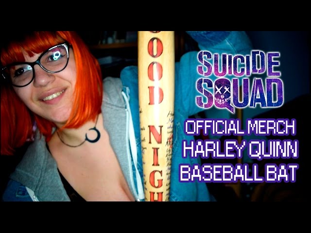 Vídeo relacionado con Bate de béisbol Inflable Oficial de Harley Quinn del Escuadrón Suicida de Rubies: Accesorio Ligero para niños y Adolescentes
