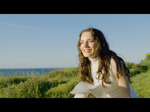 Nil Karaibrahimgil - Çık Buralardan (Official Video)