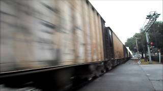 preview picture of video 'CSX Freight Train Speeding BY In Plant City,Florida'