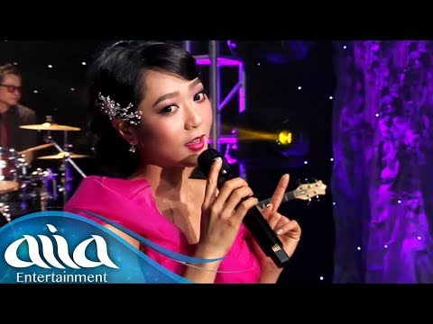 Hà Thanh Xuân - Cuối Tuần Bên Anh {Liveshow Cha Cha Cha}