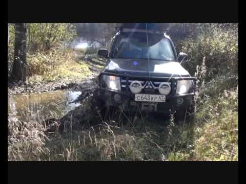Pajero IV off road (mud & chains = RUSSIA)
