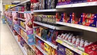 preview picture of video 'Tesco UK Chocolate Easter Egg & Bunny Range Inc  Cadbury, Kinder, Lindt, M&M's & Galaxy'