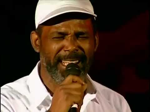 Maze Featuring Frankie Beverly Live at the Hammersmith Odeon London (1995)