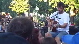 MONONC SERGE "J'pue pas j'sens l'punk" - Show de ruelle - Montreal 18/08/2016