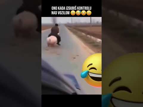 Jel ste i vi nekad gubili kontrolu nad vozilom? 😅#balkanci #balkan #balkanmemes #smeh #smesno