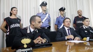preview picture of video 'Conferenza stampa. Carabinieri di Palmi fermano autori omicidio ARIMARE'