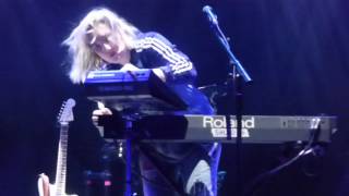 Shura - Kidz 'n' Stuff/ Indecision (HD) - Royal Albert Hall - 31.03.16