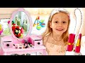 Nastya Und Stacy Spielen Mit Make Up Und Schönheitsspielzeug