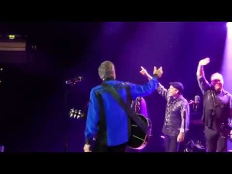Neil Diamond - Cherry, Cherry w/ band introduction (Live in Munich, June 19th, 2015)