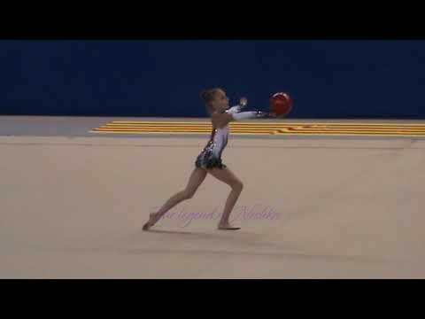 Arina ARSHINOVA ball - 2012 Vitry Cup *infantil*