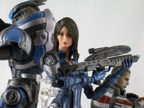 Mass Effect 3 - Ashley Williams Play Arts Kai - CollectionDX