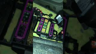 Download lagu Audi A4 A5 Q5 Radio Concert Fuse Removal/Location mp3