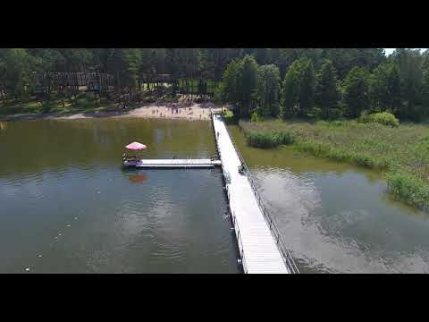 molo i plaża w O.W. Kormoran Sycowa Huta nad jeziorem Sudomie