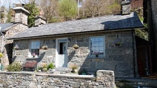 preview picture of video 'Luxury Cottage for 2 in a lovely Snowdonia village'