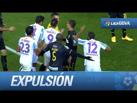 Expulsión de Tissone por un pisotón a Fran Rico