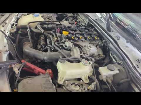 W6B1709. 17 Fiat 124 Spider 1.4 turbo running engine 