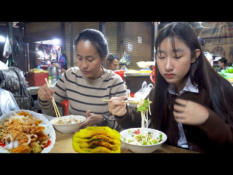 Breakfast @ Boeng Tompun Market - Banh Sung, Yellow Pancake, & More