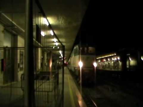 E656.481 in partenza con l' EXP 14562 "Pellegrini" Napoli Centrale - Lourdes