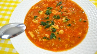 Zupa pomidorowa z mielonym mięsem i kluskami - Jak zrobić - [Smakowite Dania]