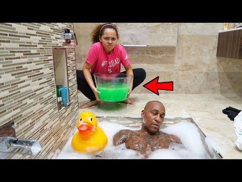 SLIME PRANK IN MY DAD'S BATH!!