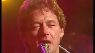 Wolfgang Ambros &quot;Mama&quot; und &quot;Ein Tag zum verzweifeln&quot; bei Tritsch-Tratsch