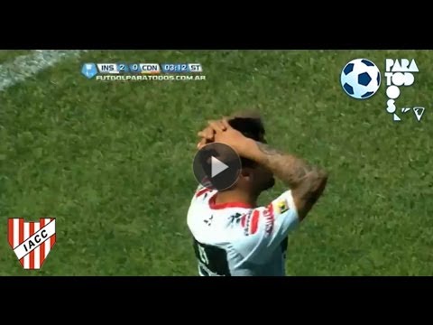 El travesaño le dijo que no a Ereros. Instituto - Crucero. Fecha 15. Torneo Primera B Nacional. FPT