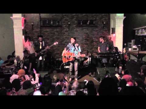 FIERSA BESARI x KERABAT KERJA - KALA (Tempat Aku Pulang launching party)