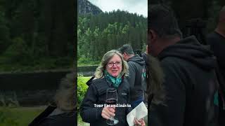 Uma taça de vinho à beira do rio | Tour Escandinávia 🏍️ #shorts