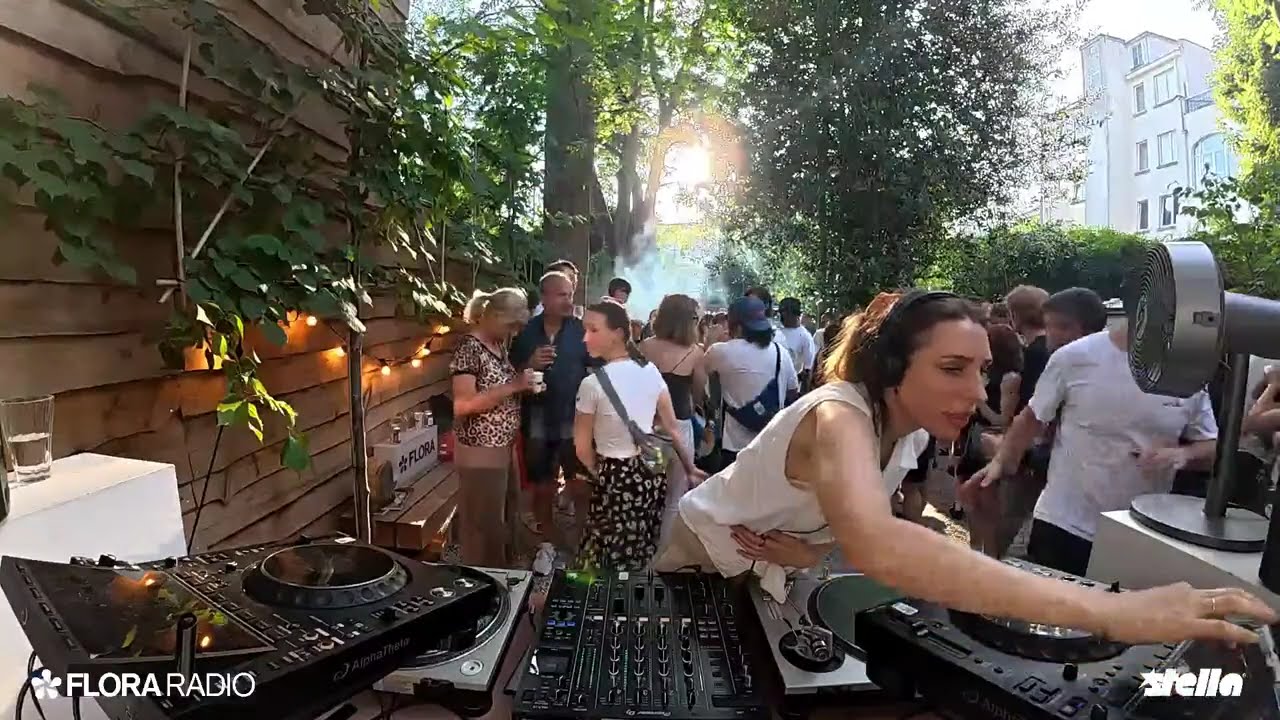 NADINE ADJANI - FLORA RADIO @ STELLA