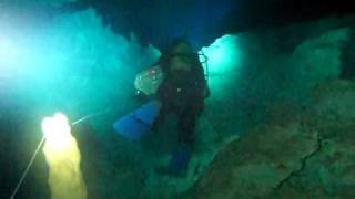 preview picture of video 'Découverte de la grotte sous-marine de KORFOS'
