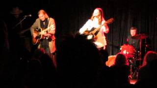 Lera Lynn - "La Di Da" (with Dylan LeBlanc) - The Ark, Ann Arbor, 16 November 2015