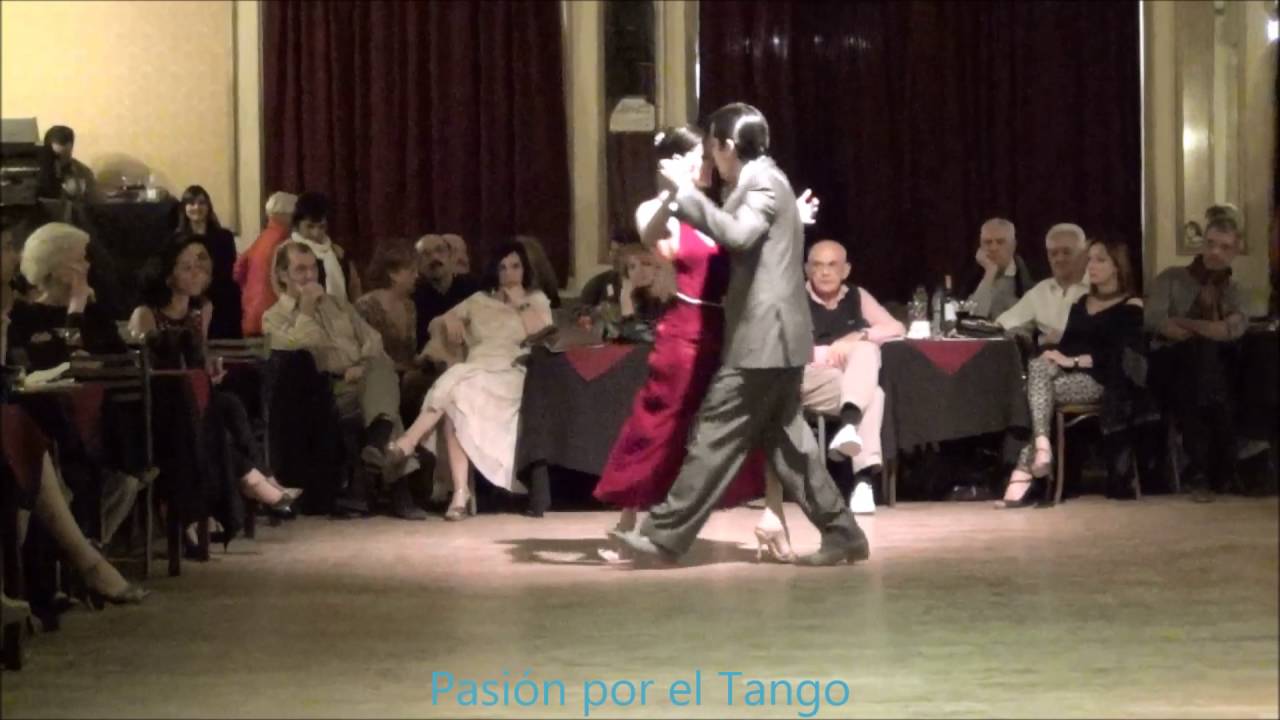 LUCILA SEGURA y LAUTARO CANCELA  Bailando el Tango CAFE DOMINGUEZ en YIRA YIRA MILONGA