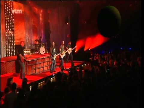 Owen Ft. Stan Van Samang - Is It Over You (de Vlaamse Tien 28/11/'10)