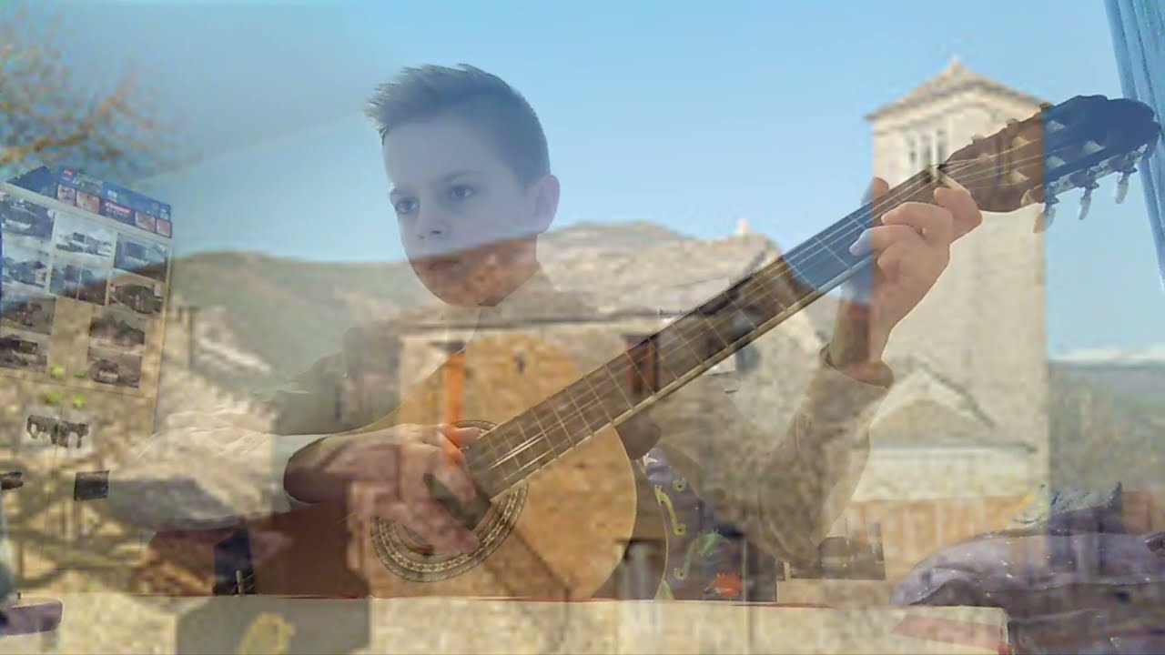 Mikel-Andrei-gitara<br />
Mia-Oliver Twist-spev<br />
 Matej-gitara