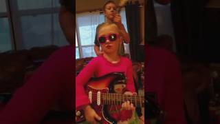 5 yr old Cassidy sings Miranda Lambert pink sunglasses