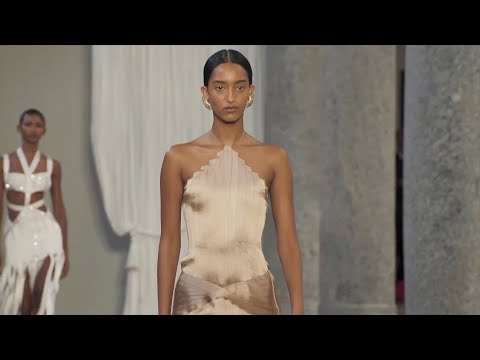 Alberta Ferretti SS24 Runway Show | Milan Fashion Week | VRAI Magazine