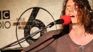 Mystery Jets perform Bubblegum in the 6 Music Live Room.